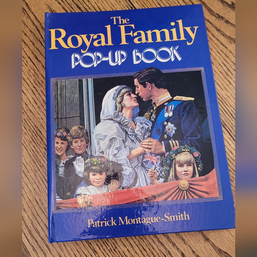 ROYAL WEDDING POP UP BOOK